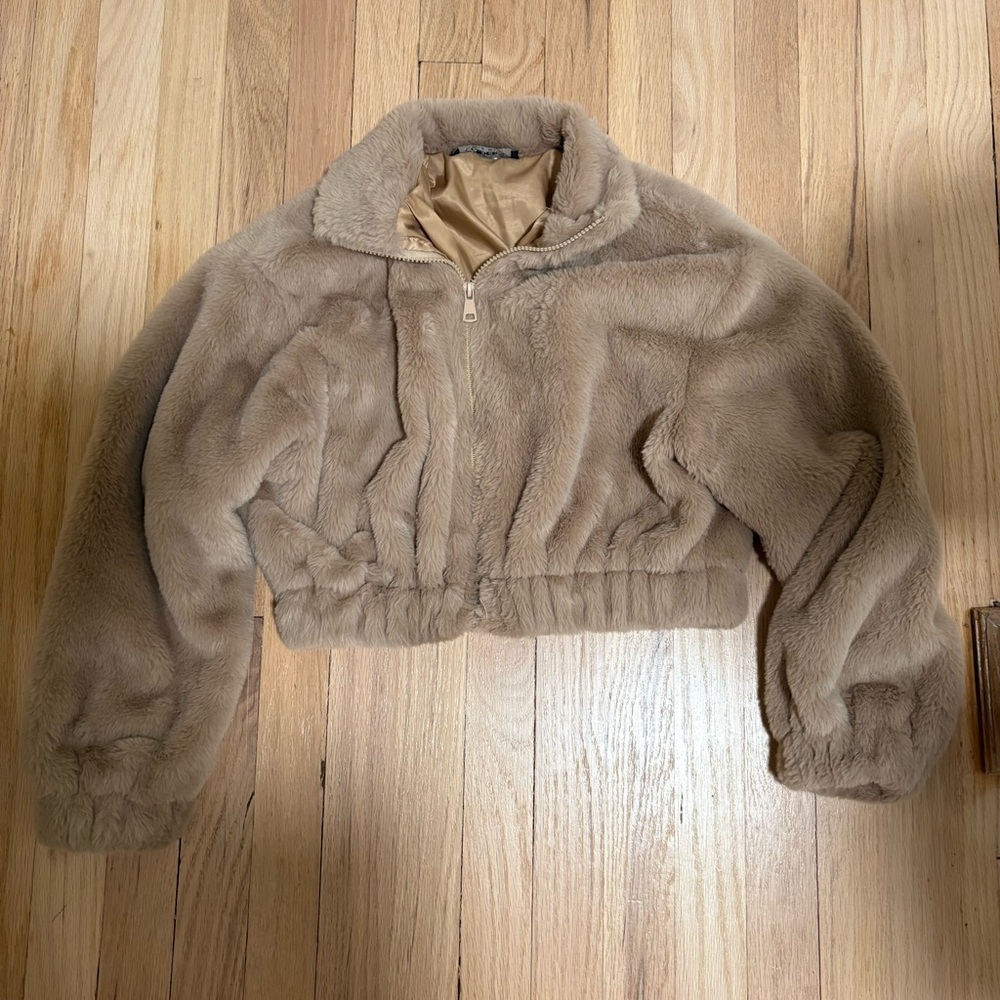Faux fur cropped jacket